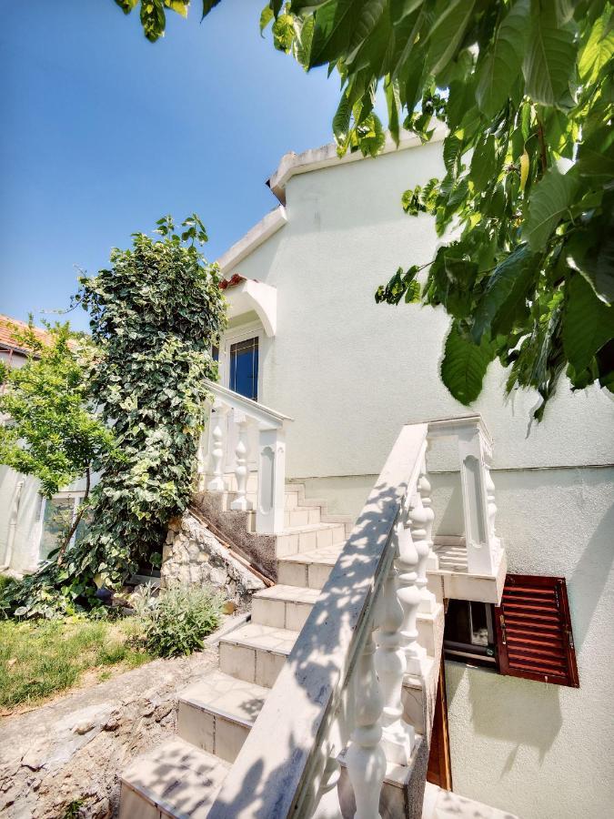 Apartmani Ela Првич Лука Екстер'єр фото