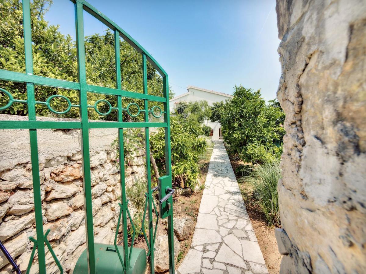 Apartmani Ela Првич Лука Екстер'єр фото