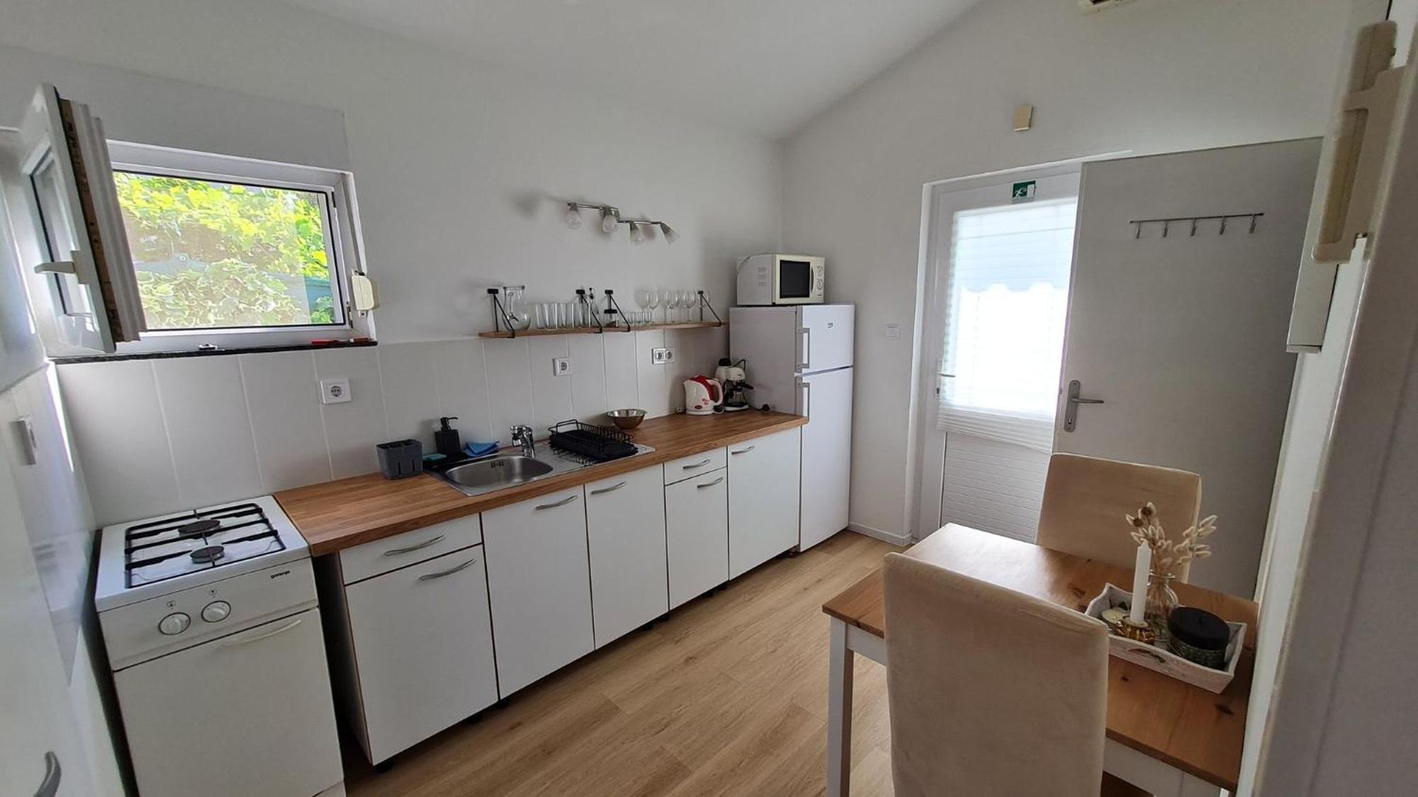 Apartmani Ela Првич Лука Екстер'єр фото