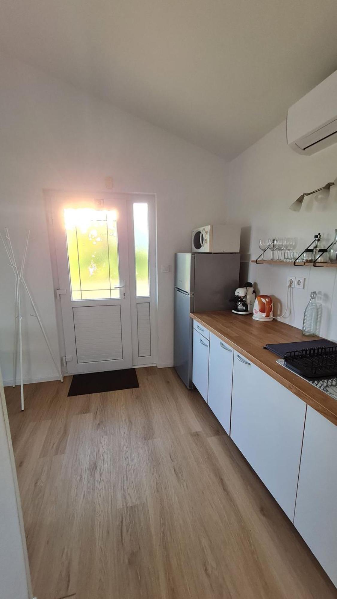 Apartmani Ela Првич Лука Екстер'єр фото